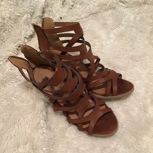 Qupid womens sandals size 8 1/2